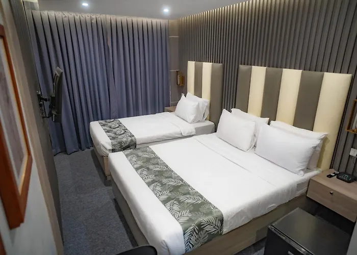 Perc Hotel Pinamungahan